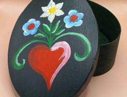 Jewelry box, Bauernmalerei, Austrian painting, oval, dark green